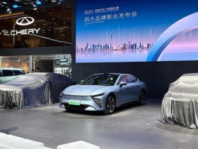 AVA外汇快讯:谁说女人年纪大了就不能穿裙子?掌握这3点,轻松美出新高度